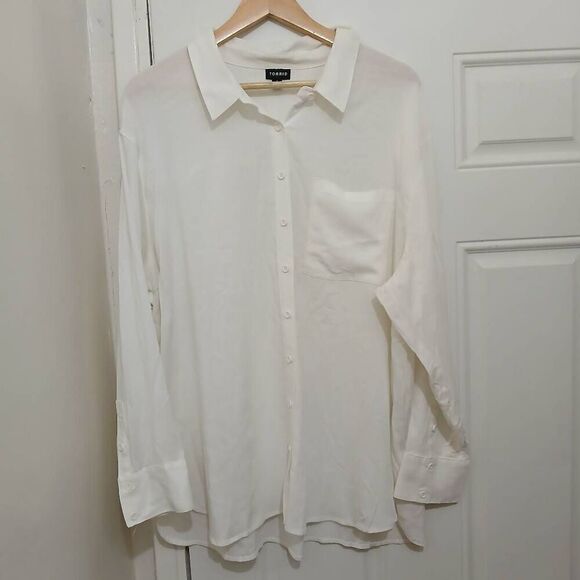 torrid Tops - Torrid womens size 2xl longsleeve white soft button down shirt